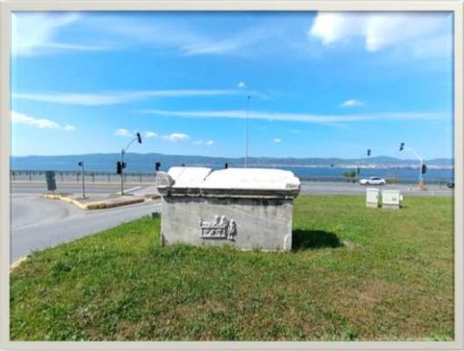 Roma mezarı deniz e doğru